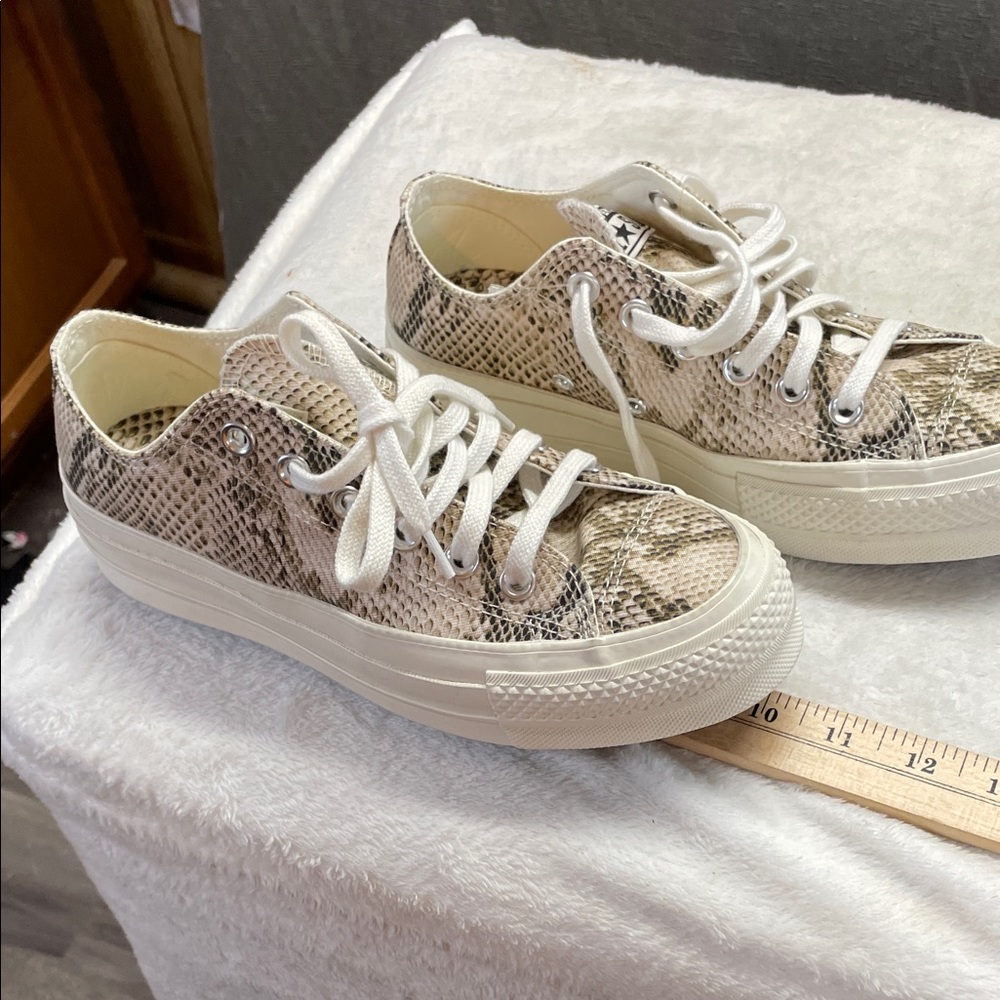 Converse Low Top Sneakers in Beige Snake Print with White Soles - Picture 8 of 10